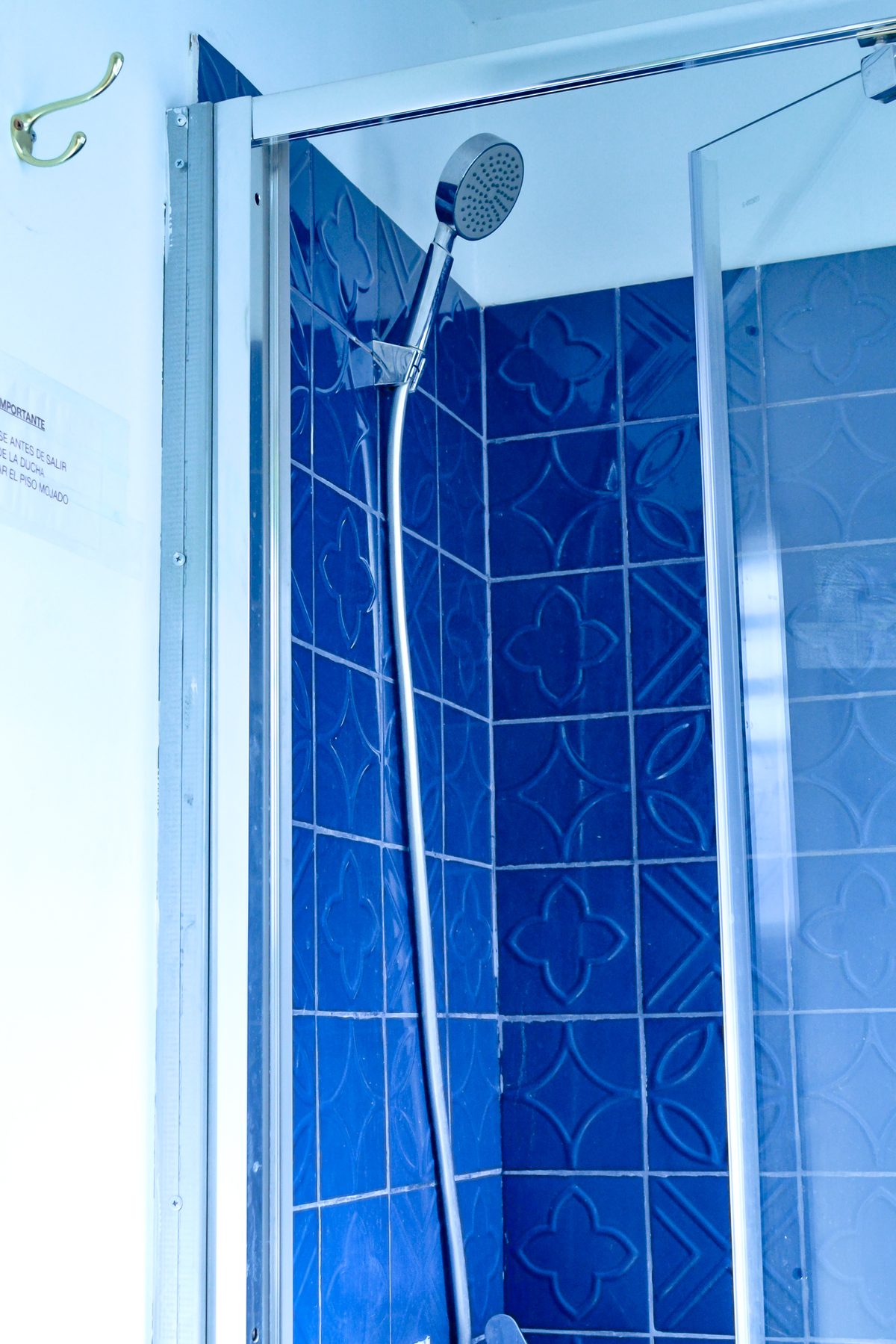 Lavamanos del baño compartido